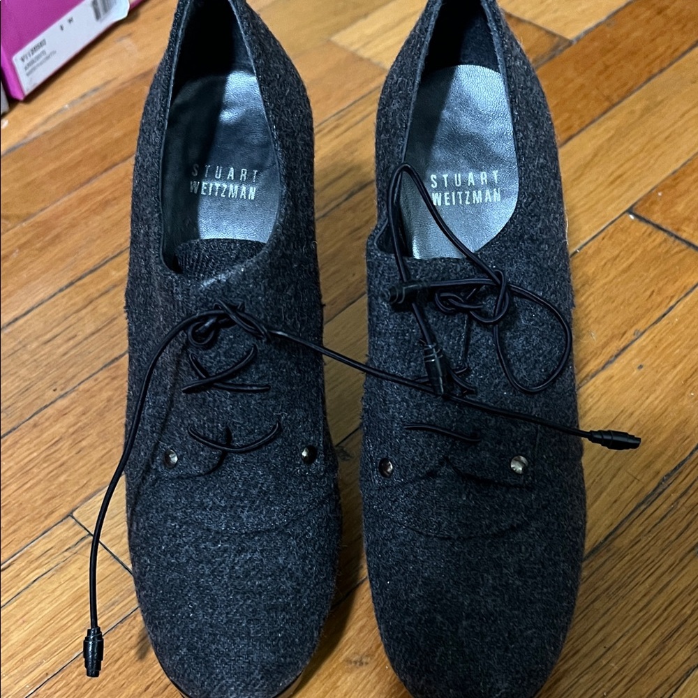 Stuart Weitzman Charcoal Lace-Up Shoes size 8